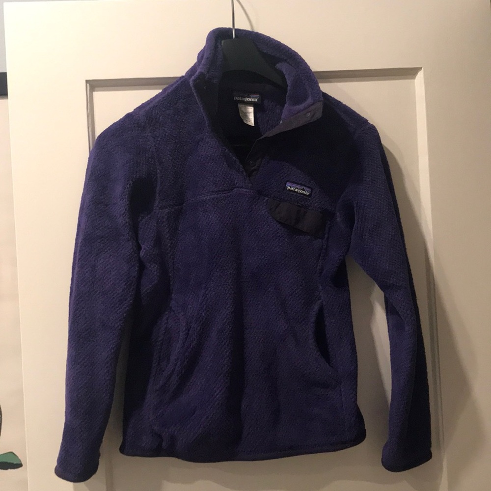Purple 4-snap Patagonia fleece pullover